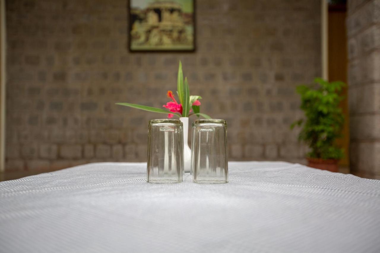 Kstdc Hotel Mayura Bhuvaneshwari Kamalapur Hampi Buitenkant foto