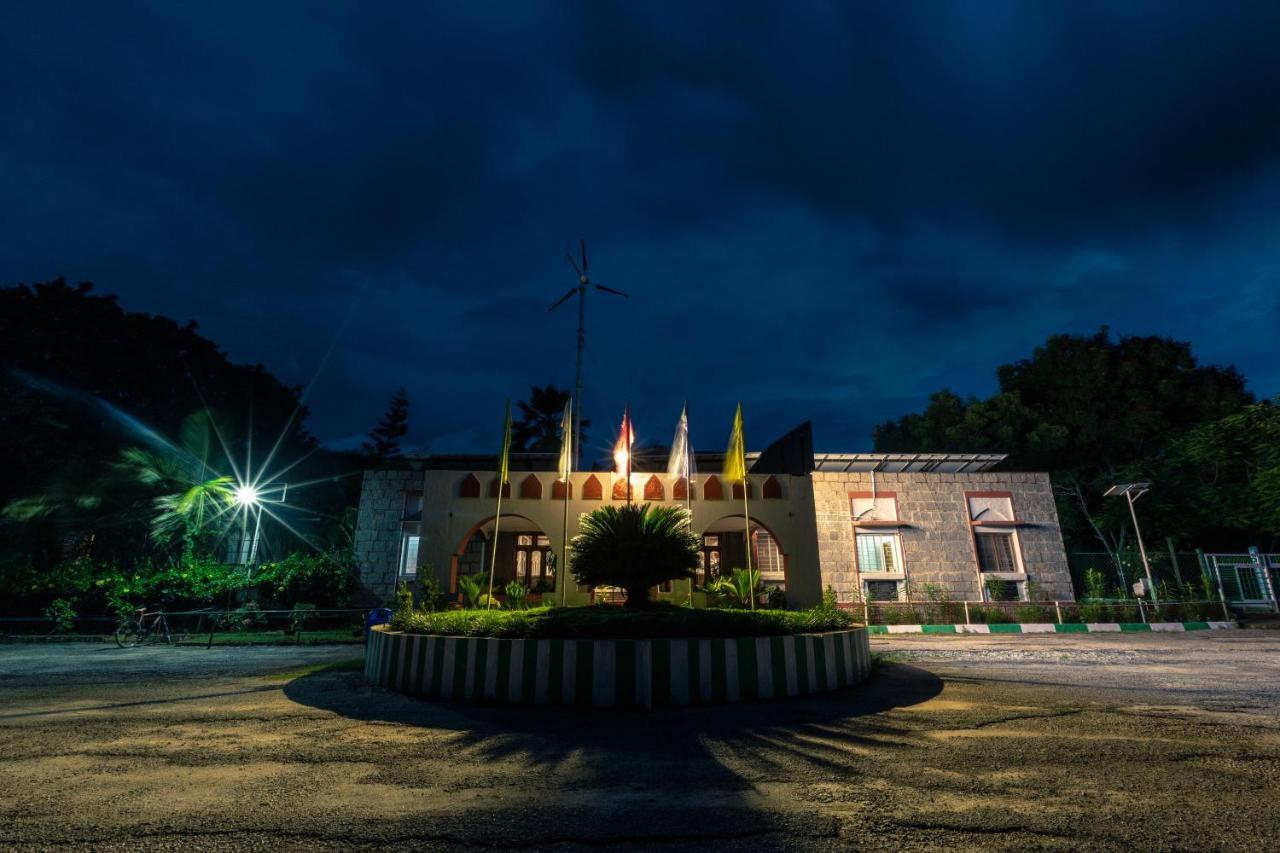 Kstdc Hotel Mayura Bhuvaneshwari Kamalapur Hampi Buitenkant foto
