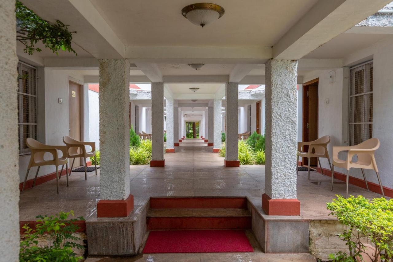 Kstdc Hotel Mayura Bhuvaneshwari Kamalapur Hampi Buitenkant foto