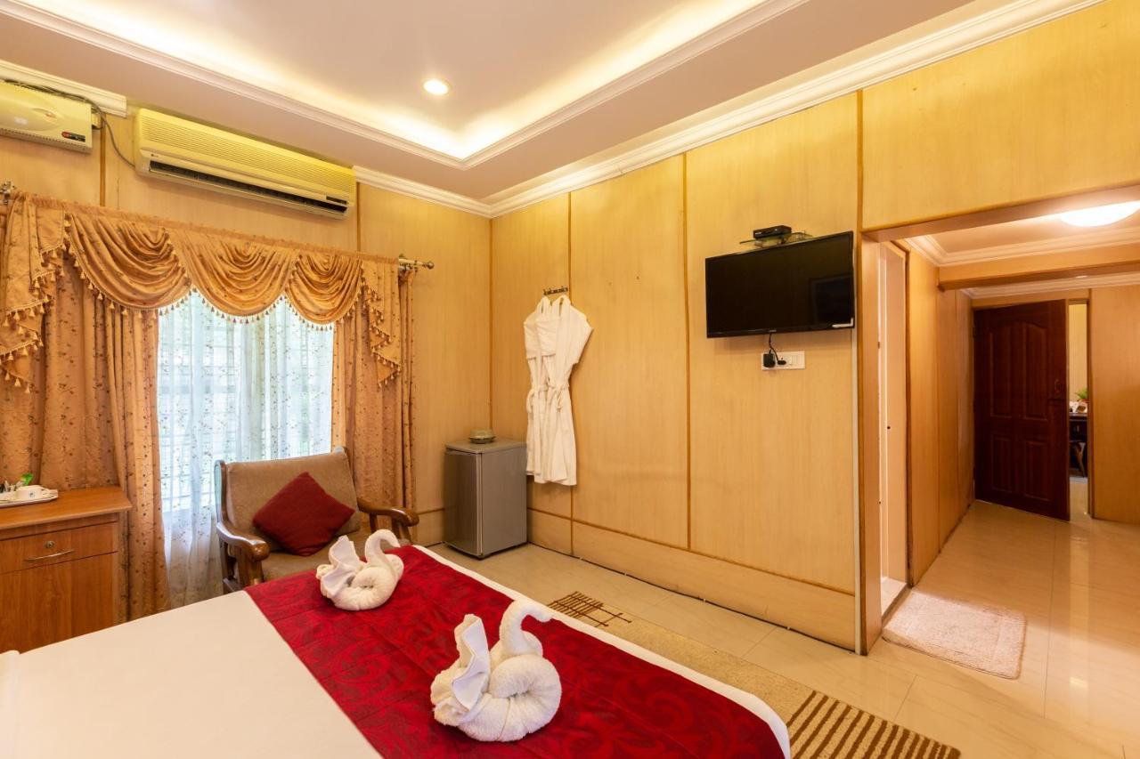Kstdc Hotel Mayura Bhuvaneshwari Kamalapur Hampi Buitenkant foto