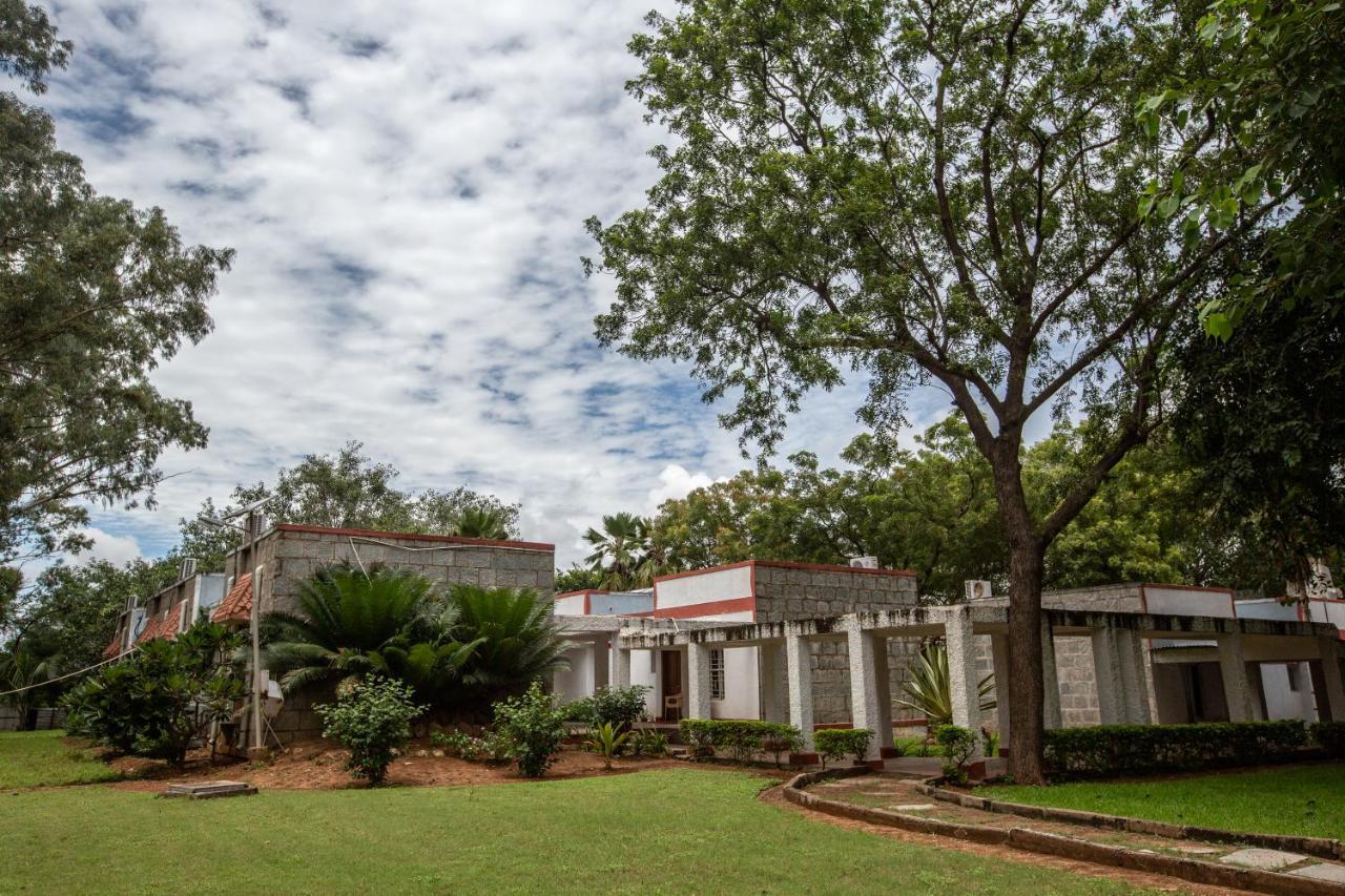 Kstdc Hotel Mayura Bhuvaneshwari Kamalapur Hampi Buitenkant foto