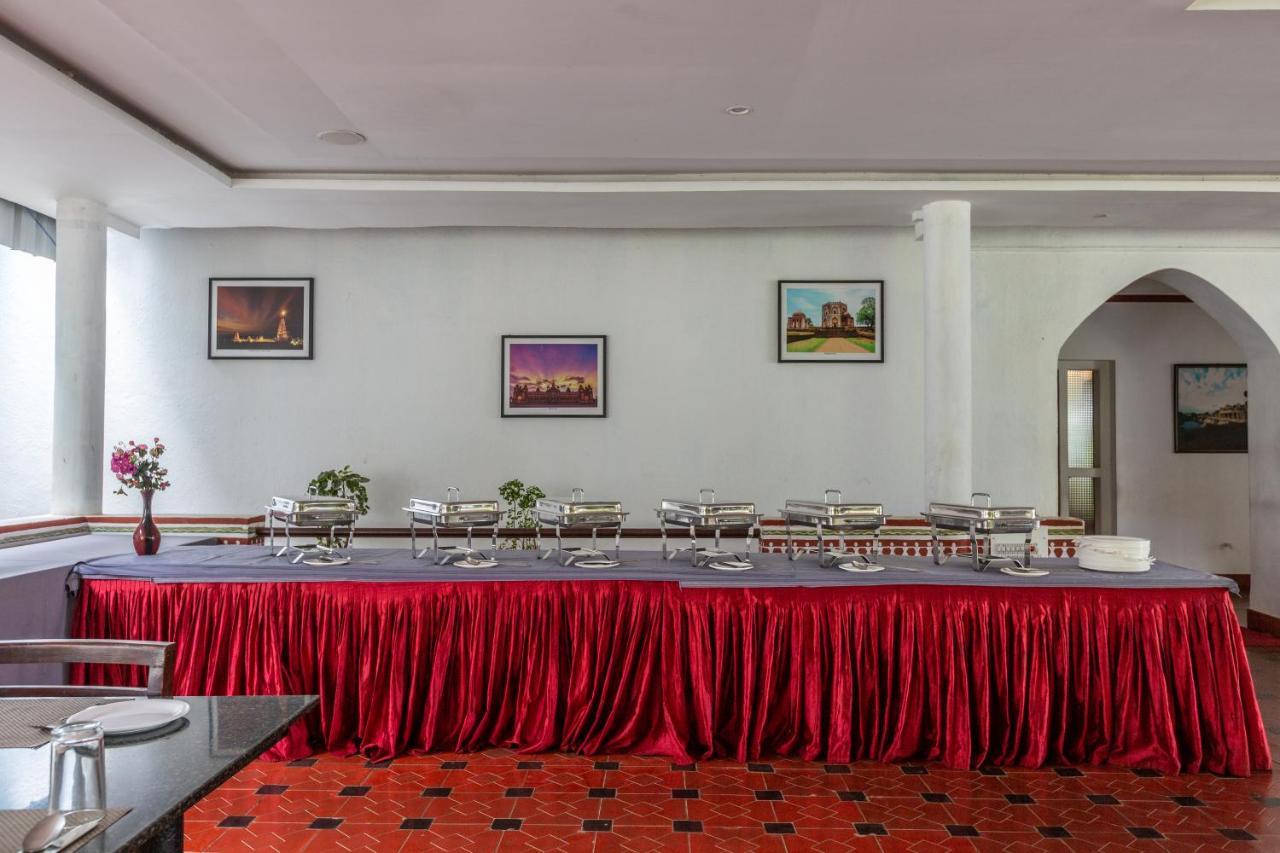 Kstdc Hotel Mayura Bhuvaneshwari Kamalapur Hampi Buitenkant foto