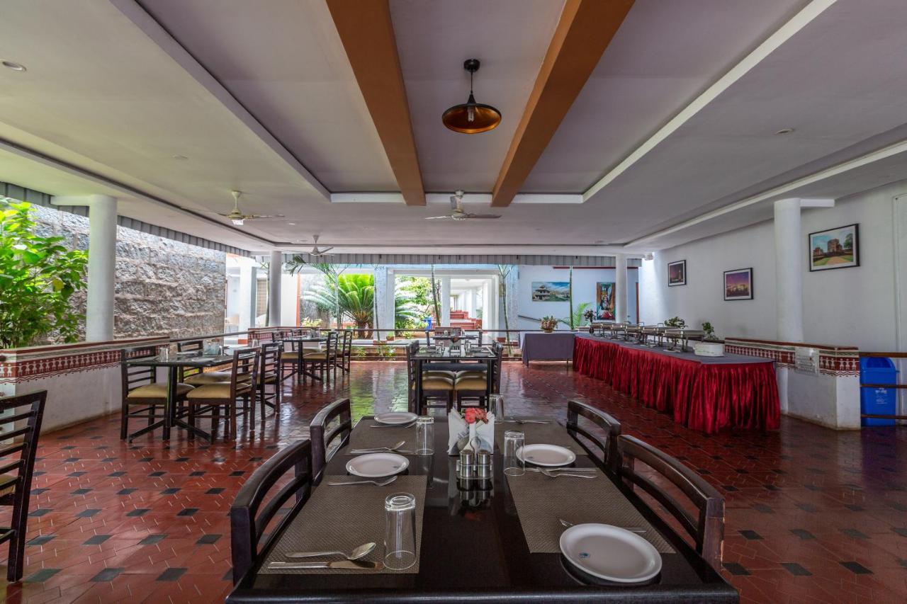 Kstdc Hotel Mayura Bhuvaneshwari Kamalapur Hampi Buitenkant foto