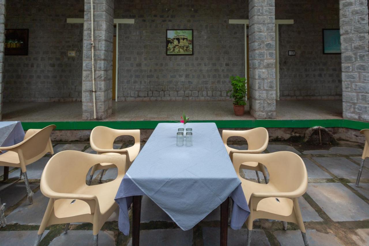 Kstdc Hotel Mayura Bhuvaneshwari Kamalapur Hampi Buitenkant foto