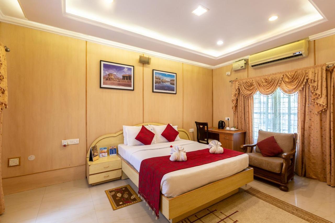 Kstdc Hotel Mayura Bhuvaneshwari Kamalapur Hampi Buitenkant foto