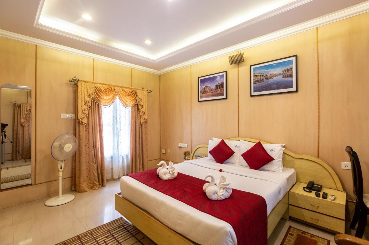 Kstdc Hotel Mayura Bhuvaneshwari Kamalapur Hampi Buitenkant foto