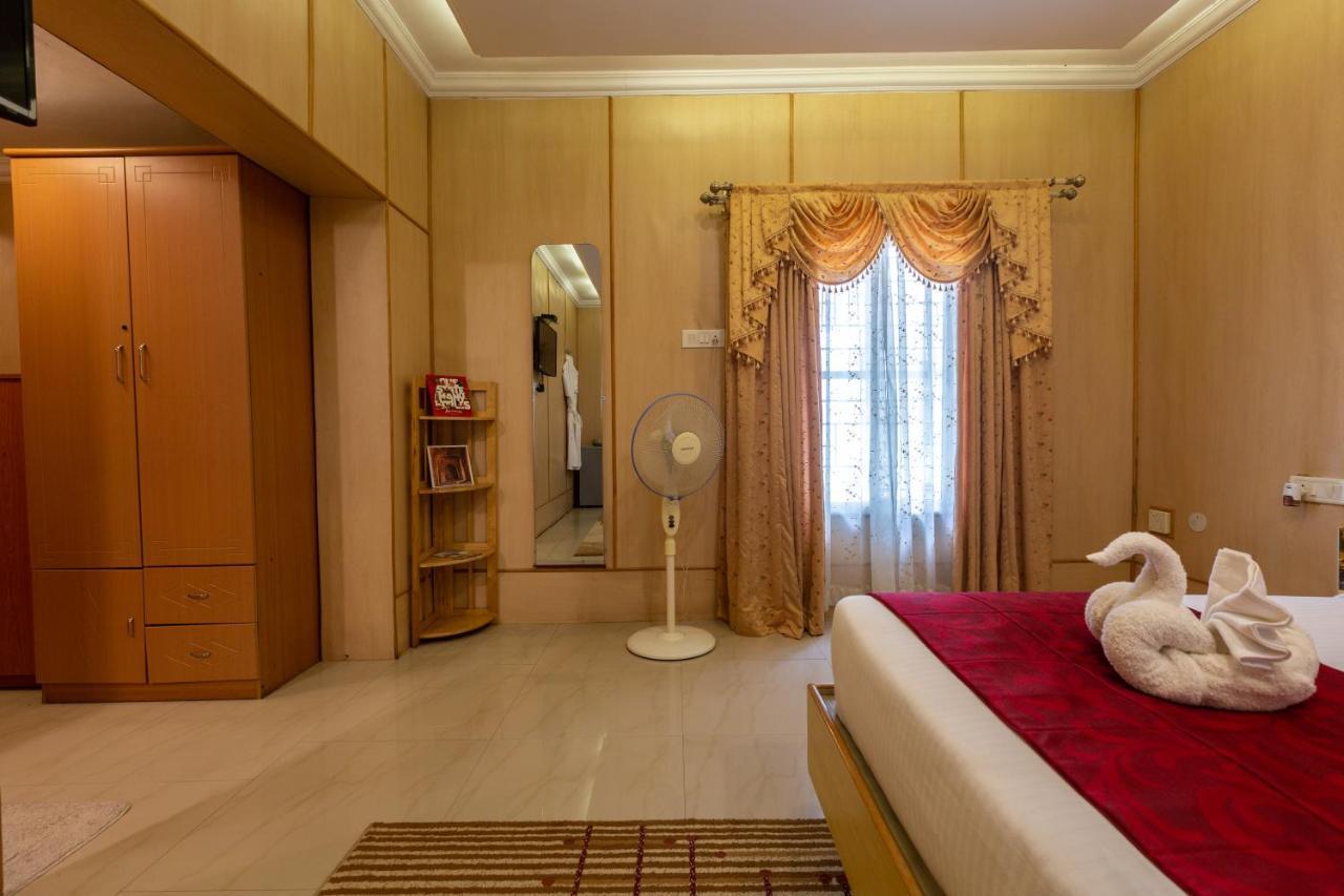 Kstdc Hotel Mayura Bhuvaneshwari Kamalapur Hampi Buitenkant foto