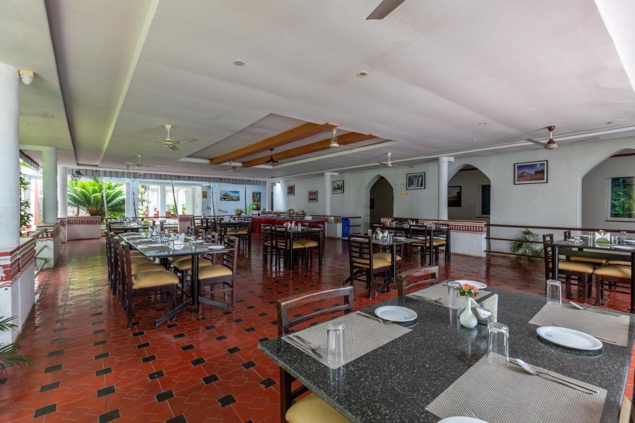 Kstdc Hotel Mayura Bhuvaneshwari Kamalapur Hampi Buitenkant foto