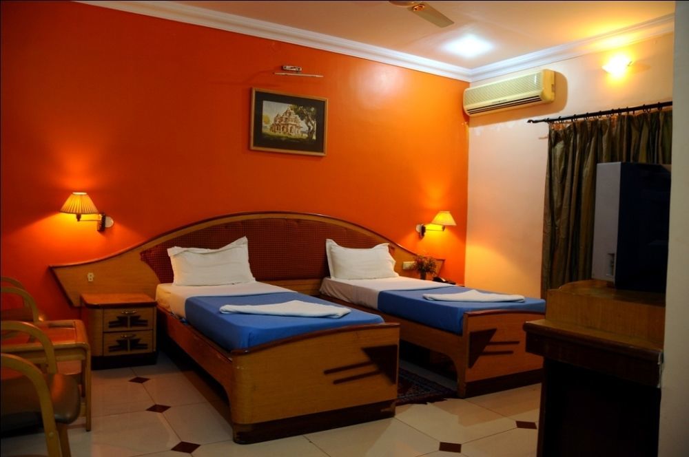 Kstdc Hotel Mayura Bhuvaneshwari Kamalapur Hampi Buitenkant foto
