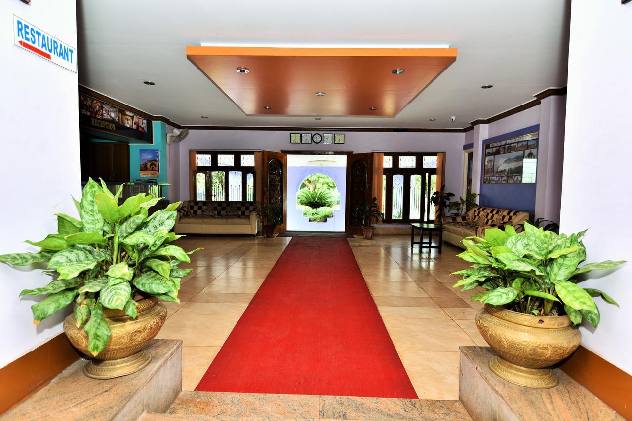 Kstdc Hotel Mayura Bhuvaneshwari Kamalapur Hampi Buitenkant foto
